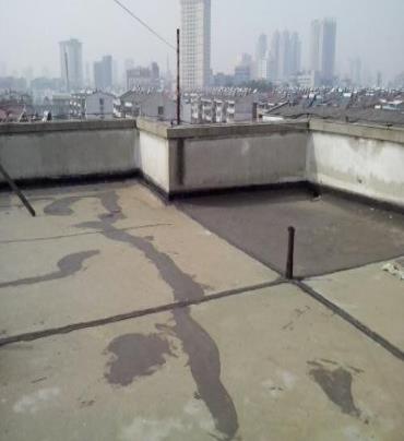 雨湖漏水维修 楼顶漏水是什么原因，楼顶漏水维修方法是什么?