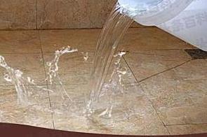 雨湖漏水维修 免砸砖防水材料该如何施工